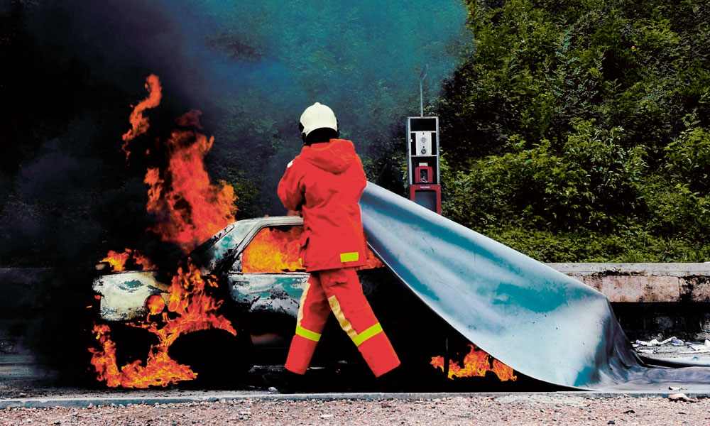 O que é uma manta antifogo e po rque ela é indispensável em um kit de resgate?